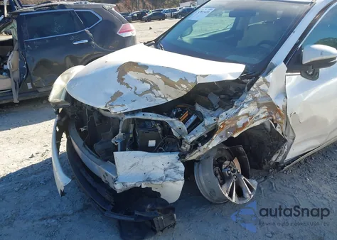 2015 Toyota Highlander Le Plus V6 z USA, uszkodzony, nr VIN 5TDZKRFH7FS042013